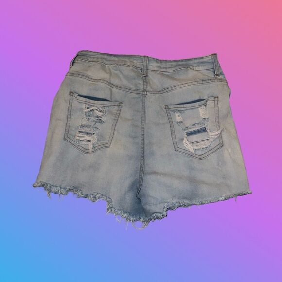 M.A.P. Distressed Lightwash Denim Shorts Size 32” #140 - Picture 3 of 6